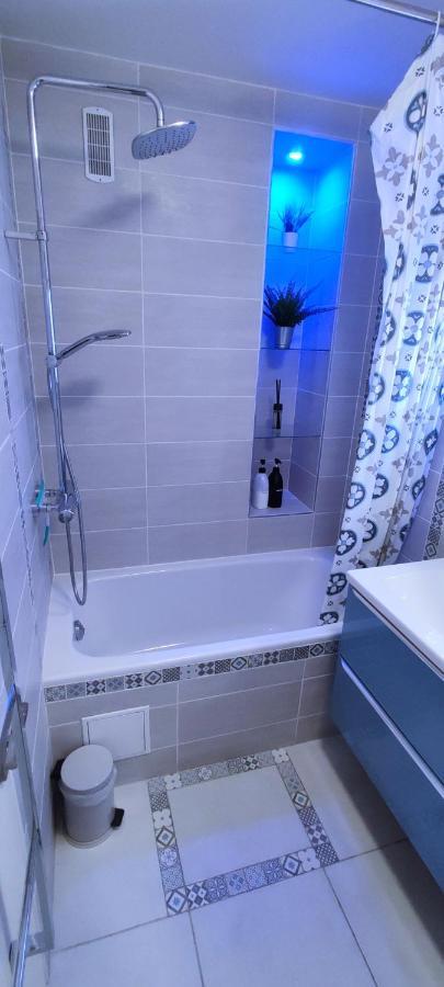 T4 Massy Tgv By Beds4Wanderlust - 80M2 Avec Terrasse Et Bureau - Proche Coulee Verte - Ideal Pro Ou Famille Екстериор снимка